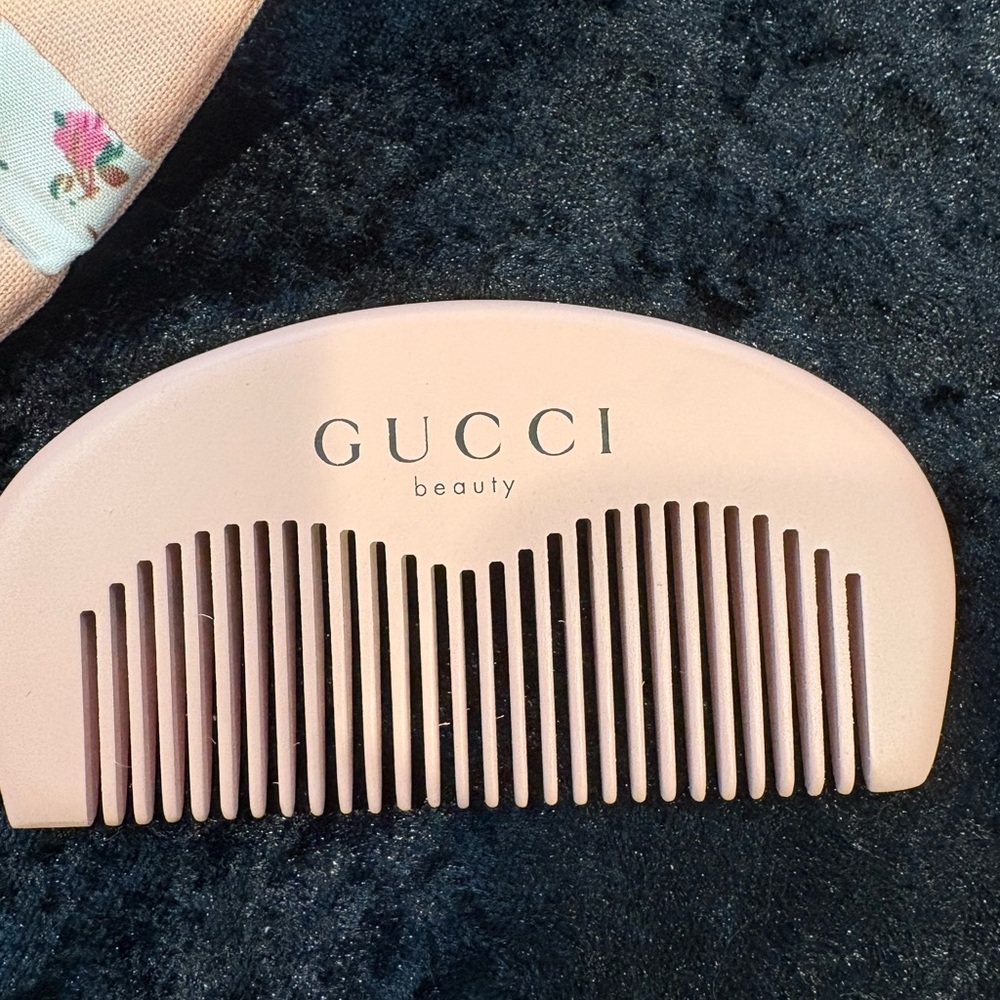 Gucci Pink Beauty Hair Comb - Picture 3 of 6